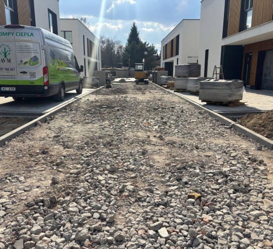 photo_5368829431083897358_y