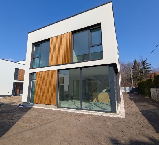 photo_5877240425196752180_y